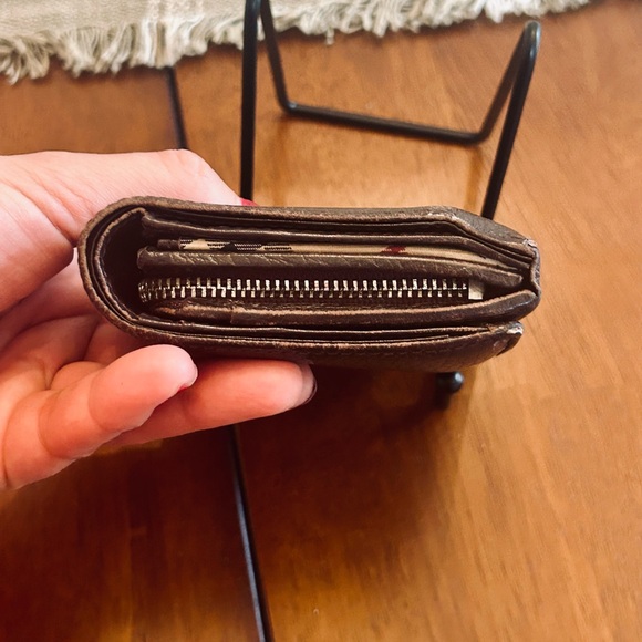 Burberry brown leather with Nova Check design compact wallet. Unisex - Picture 9 of 14